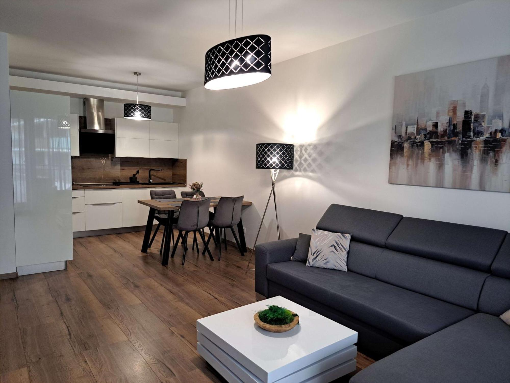 Taban Halifax Apartment - City Center & Free Parking Nitra Exterior photo