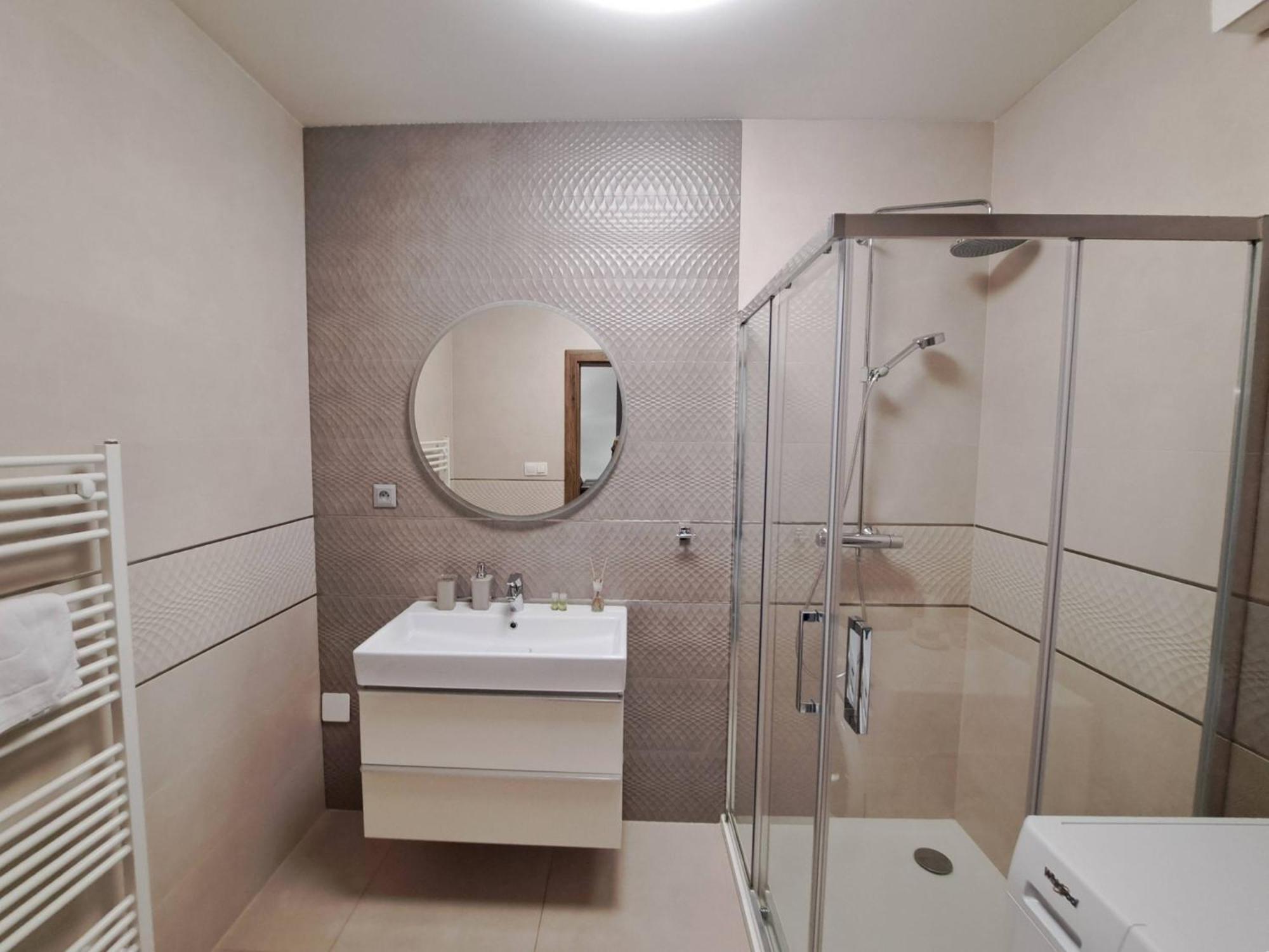 Taban Halifax Apartment - City Center & Free Parking Nitra Exterior photo